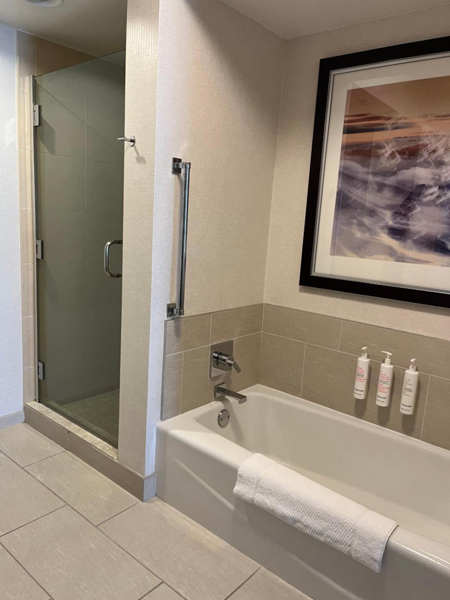 Chicago Marriott Suites O'Hare Rosemont Exterior foto