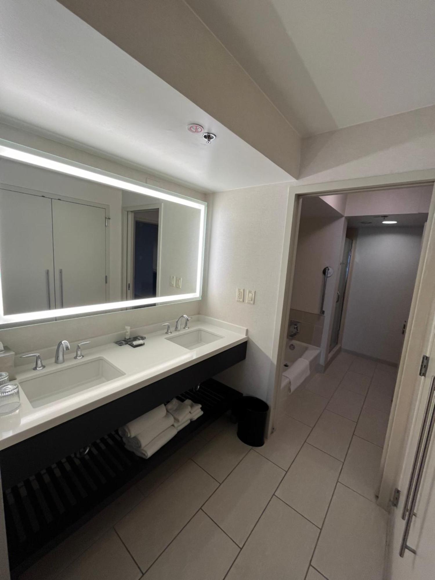 Chicago Marriott Suites O'Hare Rosemont Exterior foto